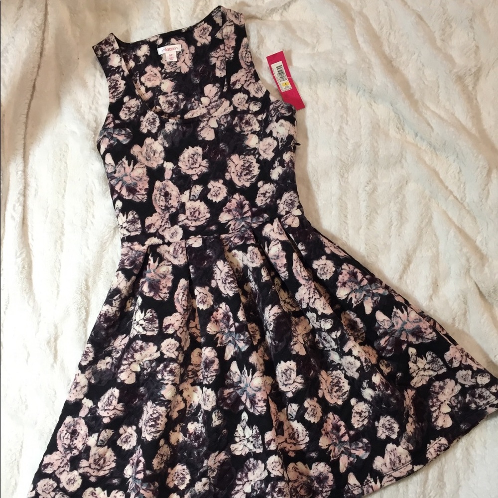 Xhilaration floral dress (small)